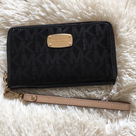 MICHAEL KORS - Black Wallet - Picture 4 of 11